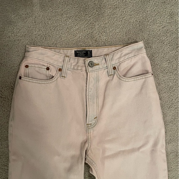 Abercrombie & Finch Pink Acid Wash Highrise Mom Jeans - Picture 5 of 8